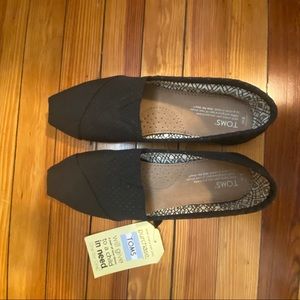 BRAND NEW WITH TAGS !!